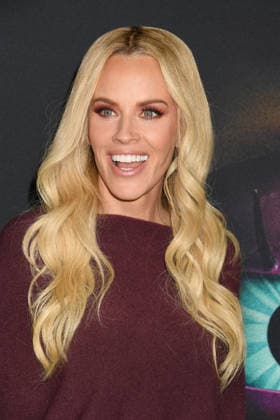 HOLLYWOOD, CALIFORNIA - DECEMBER 02: Jenny McCarthy at the Five Nights At Freddy s 2 premiere presented by Universal Pictures And Blumhouse at TCL Chinese Theatre on December 02, 2025 in Hollywood, California Copyright: xJeffreyxMayerx xMediaPunchx