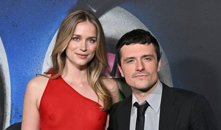 ˜Five Nights at Freddy™s™ Premiere Elizabeth Lail and Josh Hutcherson arriving to Universal Picture™s Five Nights at Freddy™s 2 premiere held at the TCL Chinese Theatre on December 2, 2025 in Hollywood, Ca. Hollywood TCL Chinese Theatre California USA Copyright: xStarbuck AFF-USA.COMx