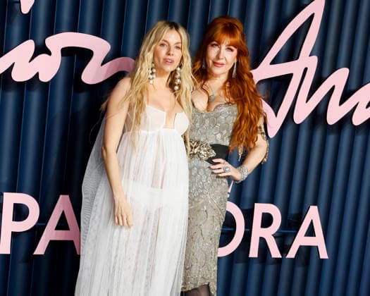 The Fashion Awards 2025 at the Royal Albert Hall in Kensington, London - 01 Dec 2025 Sienna Miller and Charlotte Tilbury attend The Fashion Awards 2025 at the Royal Albert Hall in Kensington, London. London United Kingdom Copyright: xCatxMorleyx xSOPAxImagesx Cat Morley_FA2025_Sienna Miller and Charlotte Tilbury_30501