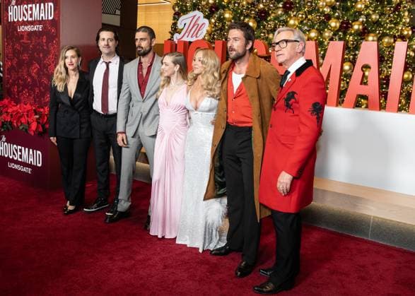 December 2, 2025, Bronx, New York, USA: Laura Fischer, Todd Lieberman, Michele Morrone, Amanda Seyfried, Sydney Sweeney, Brandon Sklenar, Paul Feig attend premiere of The Housemaid at BNP Paribas atrium in New York, NY on December 2, 2025. Bronx USA - ZUMAr339 20251202_znp_r339_114 Copyright: xLevxRadinx