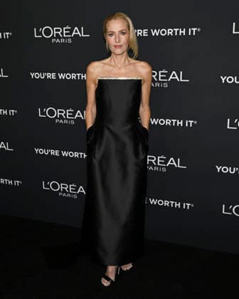 December 2, 2025, Los Angeles, California, USA: OBE American actress GILLIAN ANDERSON attends the 20th anniversary of L Oro al Paris Women of Worth: RED CARPET. Los Angeles USA - ZUMAb173 20251202_aap_b173_043 Copyright: xBillyxBennightx