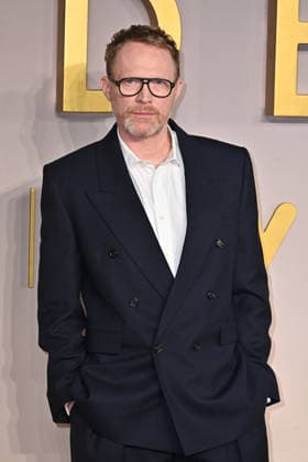 Paul Bettany attends Amadeus World Premiere at Odeon Luxe Leicester Square in London, England. UK. Tuesday 2nd December 2025 Copyright: xJamesxWarrenx ae17p279