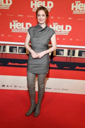 ABBberlin Leonie Benesch actress on the red carpet at the world premiere of the movie DER HELD VOM BAHNHOF FRIEDRICHSTRASSE at Delphi Filmpalast Berlin on 02 12 2025 Berlin Germany