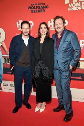 ABBberlin Daniel Brühl Bruehl Christiane Paul and Charly Hübner Huebner Actors on the red carpet at the world premiere of the movie DER HELD VOM BAHNHOF FRIEDRICHSTRASSE at Delphi Filmpalast Berlin on 02 12 2025 Berlin Germany