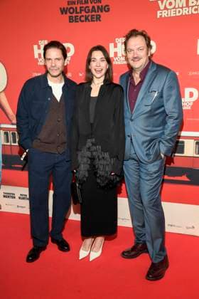 ABBberlin Daniel Brühl Bruehl Christiane Paul and Charly Hübner Huebner Actors on the red carpet at the world premiere of the movie DER HELD VOM BAHNHOF FRIEDRICHSTRASSE at Delphi Filmpalast Berlin on 02 12 2025 Berlin Germany