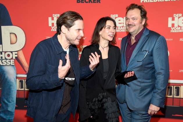 ABBberlin Daniel Brühl Bruehl Christiane Paul and Charly Hübner Huebner Actors on the red carpet at the world premiere of the movie DER HELD VOM BAHNHOF FRIEDRICHSTRASSE at Delphi Filmpalast Berlin on 02 12 2025 Berlin Germany