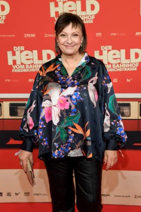ABBberlin Heike Hanold Lynch as a guest on the red carpet at the world premiere of the movie DER HELD VOM BAHNHOF FRIEDRICHSTRASSE at Delphi Filmpalast Berlin on 02 12 2025 Berlin Germany