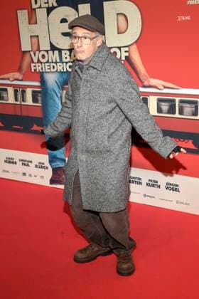 ABBberlin Dani Levy as a guest on the red carpet at the world premiere of the film DER HELD VOM BAHNHOF FRIEDRICHSTRASSE at Delphi Filmpalast Berlin on 02 12 2025 Berlin Germany