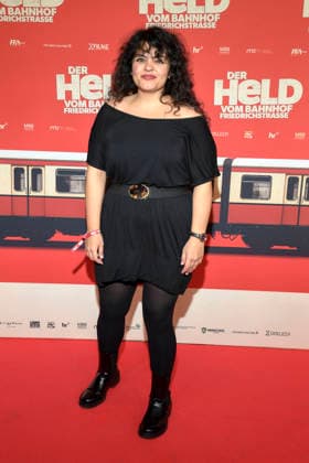 ABBberlin Sara Fazilat on the red carpet at the world premiere of the movie DER HELD VOM BAHNHOF FRIEDRICHSTRASSE at Delphi Filmpalast Berlin on 02 12 2025 Berlin Germany