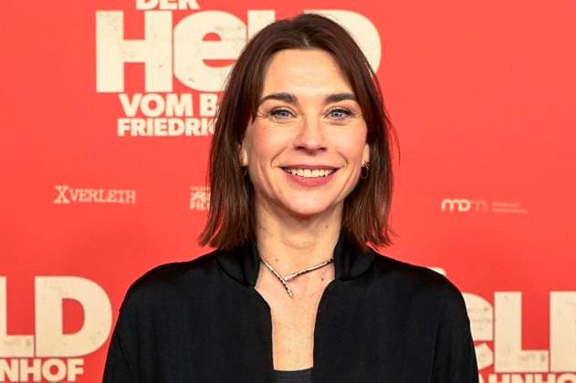 ABBberlin Christiane Paul Actress on the red carpet at the world premiere of the movie DER HELD VOM BAHNHOF FRIEDRICHSTRASSE at Delphi Filmpalast Berlin on 02 12 2025 Berlin Germany