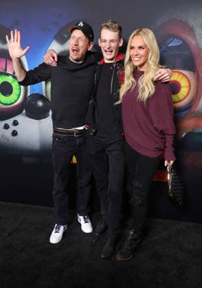 Los Angeles premiere of Universal Pictures Five Nights at Freddy s 2 at TCL Chinese Theatre Featuring: John Asher, Evan Joseph Asher, Jenny McCarthy Where: Los Angeles, California, United States When: 02 Dec 2025 Credit: Faye s Vision Cover Images EDITORIAL USE ONLY. NOT FOR USE BY NEWSPAPERS BASED IN THE UK. Copyright: xx coverimg55309967