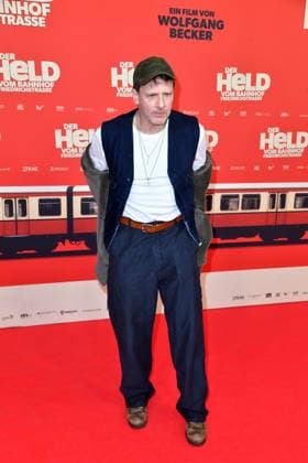 Hendrik Duryn at the premiere of DER HELD VOM BAHNHOF FRIEDRICHSTRASSE at the Delphi Filmpalast in Berlin 02 12 2025
