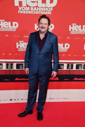 Charly Hübner at the premiere of DER HELD VOM BAHNHOF FRIEDRICHSTRASSE at the Delphi Filmpalast in Berlin 02 12 2025