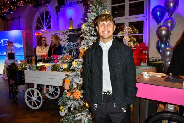 ABBkoeln Maurice Fuchs Saenger musician as guest at Katys X Mas Wonderland Christmas Party in the Wolkenburg on 02 12 2025 in Cologne NRW Germany