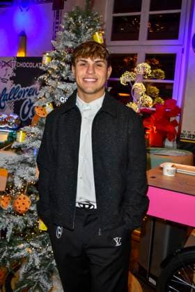 ABBkoeln Maurice Fuchs Saenger musician as guest at Katys X Mas Wonderland Christmas Party in the Wolkenburg on 02 12 2025 in Cologne NRW Germany