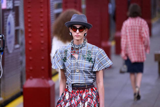 Chanel Metiers D Art Show 2026 - Runway - NYC Model is walking the runway during the Chanel Metiers D Art Show 2026 in New York on December 2, 2025. Photo by Charles Guerin ABACAPRESS.COM New York City NY United States  Copyright: xGuerinxCharles ABACAx
