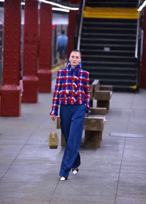 Chanel Metiers D Art Show 2026 - Runway - NYC Model is walking the runway during the Chanel Metiers D Art Show 2026 in New York on December 2, 2025. Photo by Charles Guerin ABACAPRESS.COM New York City NY United States  Copyright: xGuerinxCharles ABACAx