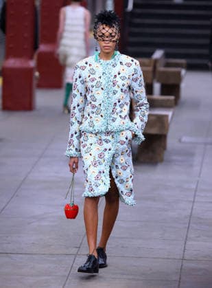 Chanel Metiers D Art Show 2026 - Runway - NYC Model is walking the runway during the Chanel Metiers D Art Show 2026 in New York on December 2, 2025. Photo by Charles Guerin ABACAPRESS.COM New York City NY United States  Copyright: xGuerinxCharles ABACAx