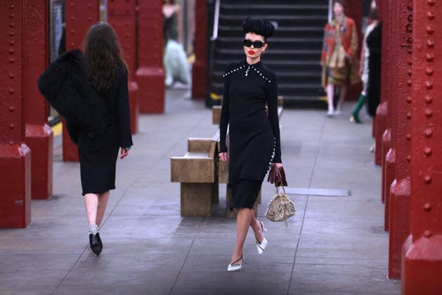 Chanel Metiers D Art Show 2026 - Runway - NYC Model is walking the runway during the Chanel Metiers D Art Show 2026 in New York on December 2, 2025. Photo by Charles Guerin ABACAPRESS.COM New York City NY United States  Copyright: xGuerinxCharles ABACAx