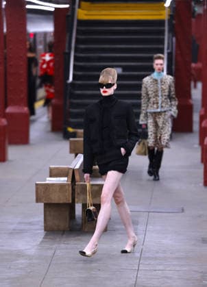 Chanel Metiers D Art Show 2026 - Runway - NYC Model is walking the runway during the Chanel Metiers D Art Show 2026 in New York on December 2, 2025. Photo by Charles Guerin ABACAPRESS.COM New York City NY United States  Copyright: xGuerinxCharles ABACAx