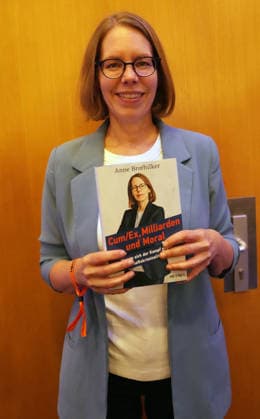 Event at the Urania in Berlin GER, Berlin, 20251202, Book launch and discussion with Anne Brorhilker, Cum Ex, billions and morals