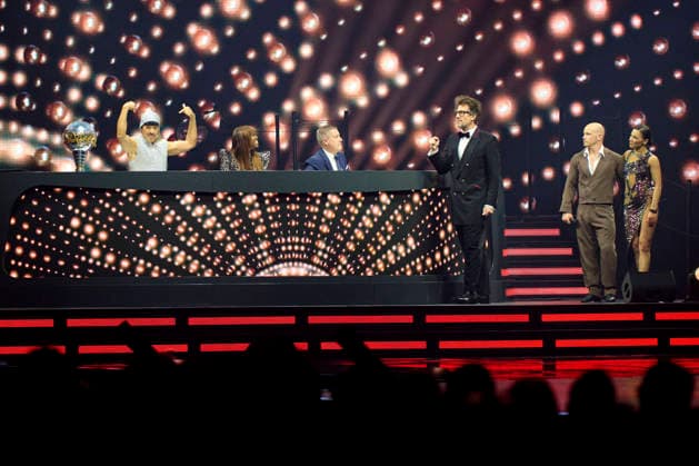 Jorge Gonzalez, Motsi Mabuse, Joachim Llambi, Daniel Hartwich, Fabian Hambüchen and Anastasia Maruster at Let s Dance Die Live Tour 2025 in the Hallenstadion Zurich, 02 12 2025 Foto:xP.xFrauchigerx xFuturexImagex dance_zuerich_5208