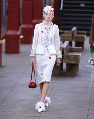 Chanel Metiers D Art Show 2026 - Runway - NYC Model is walking the runway during the Chanel Metiers D Art Show 2026 in New York on December 2, 2025. Photo by Charles Guerin ABACAPRESS.COM New York City NY United States  Copyright: xGuerinxCharles ABACAx