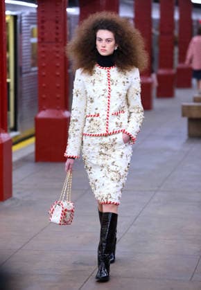 Chanel Metiers D Art Show 2026 - Runway - NYC Model is walking the runway during the Chanel Metiers D Art Show 2026 in New York on December 2, 2025. Photo by Charles Guerin ABACAPRESS.COM New York City NY United States  Copyright: xGuerinxCharles ABACAx