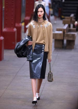 Chanel Metiers D Art Show 2026 - Runway - NYC Model is walking the runway during the Chanel Metiers D Art Show 2026 in New York on December 2, 2025. Photo by Charles Guerin ABACAPRESS.COM New York City NY United States  Copyright: xGuerinxCharles ABACAx