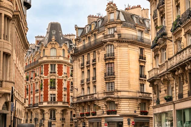 Paris France historic stone architecture in downtown city center France, Île-de-France, Paris R_KSWG251201-1902036-01