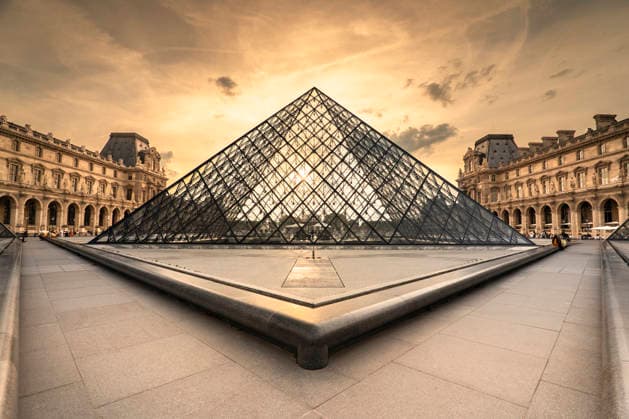 Paris France glass pyramid on palace grounds of Louvre Museum France, Île-de-France, Paris R_KSWG251201-1902080-01 EDITORIAL USE ONLY