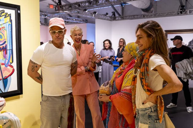 Robbie Williams officially opens Design Miami with his furniture-design debut Featuring: Robbie Williams, Emily Johnson, Bethan Laura Wood Where: Miami, Florida, United States When: 02 Dec 2025 Credit: Seth Browarnik INSTARimages EDITORIAL USE ONLY. NOT FOR USE BY NEWSPAPERS BASED IN THE UK. Copyright: xx instar55310644