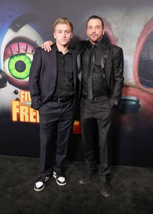 02 December 2025 - Hollywood, California - Jakob Ulrich, Skeet Ulrich. Universal Pictures Five Nights At Freddy s 2 Premiere held at The TCL Chinese Theatre Hollywood USA - ZUMAa123 20251202_zaa_a123_115 Copyright: xADx