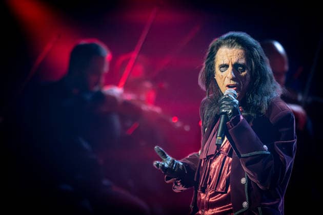 02 12 2025, Alice Cooper 02 12 2025, The Night of the Proms NOTP in the Festhalle Frankfurt It is the 50th guest performance in the Gud Stubb of the Main metropolis This and the event on 03 12 2025 are sold out with 7,000 and 8,500 tickets sold respectively 40 years ago, the first NOTP took place in Antwerp Frankfurt Hesse Germany