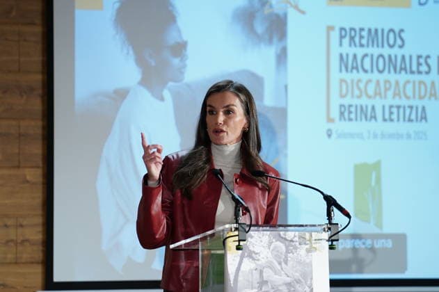 Queen Letizia presents the National Disability Awards Queen Letizia Queen Letizia intervenes during the meeting of the Royal Council of the Royal Board on Disability and presentation of the Queen Letizia National Disability Awards, at CREA Alzheimer, on December 3, 2025, in Salamanca, Castilla Leon Spain The National Disability Awards are granted by the Royal Board on Disability and serve to recognize the work for inclusion and the defense of the rights of people with disabilities Each year they are presented personally by Her Majesty the Queen as honorary president 03 DECEMBER 2025 PATRONATO SOBRE DISCAPACIDAD Manuel Á Salamanca, Castilla Leon Salamanca, Castilla Leon Espana  Copyright: xManuelxÃngelxLayax 7145090