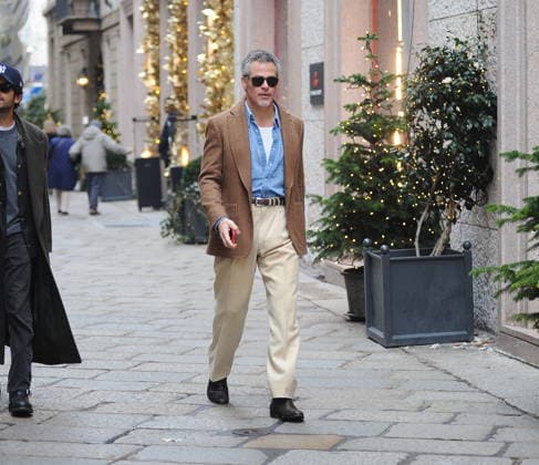American actor Chris Pine, strolling through the streets of Milan s city center, then, together with a friend, enters the Ralph Lauren boutique for some shopping, and takes a taxi back to the hotel.  Copyright: xMimmoxCarrierox xipa-agency.netx xMIMMOxCARRIERO-x IPA_Agency_IPA68681875