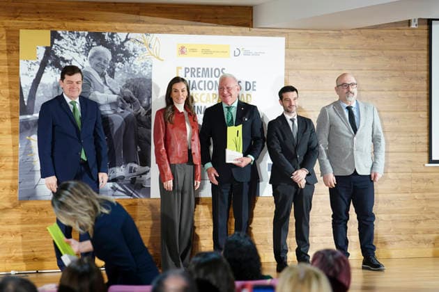 Queen Letizia presents the Queen Letizia National Disability Awards The President of the Junta de Castilla y León, Alfonso Fernández Manueco i , Queen Letizia 2i , the Minister of Social Rights, Consumption and Agenda 2030, Pablo Bustinduy 2d , during the meeting of the Royal Council of the Board on Disability and presentation of the Queen Letizia National Disability Awards, at CREA Alzheimer, on December 3, 2025, in Salamanca, Castilla Leon Spain The National Disability Awards are granted by the Royal Board on Disability and serve to recognize the work for inclusion and the defense of the rights of people with disabilities Each year they are presented personally by Her Majesty the Queen as honorary president 03 DECEMBER 2025 PATRONATO SOB Copyright: xManuelxÃngelxLayax 7145472