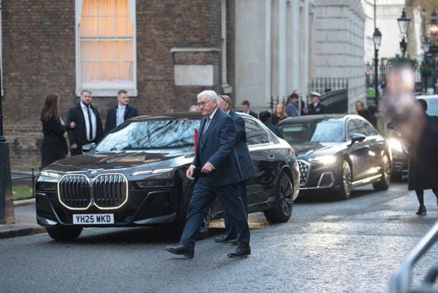 . 03 12 2025. London, United Kingdom. Keir Starmer Welcomes Frank-Walter Steinmeier to No.10. UK Prime Minister Keir Starmer greets German President, Frank-Walter Steinmeier, to Downing Street.  xMartynxWheatleyx xi-Imagesx IIM-26433-0003