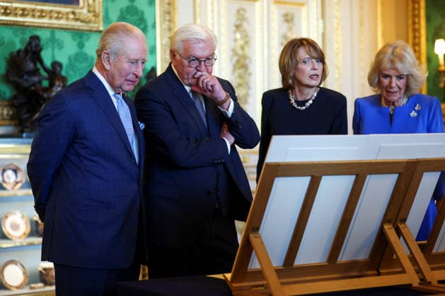 German President Frank-Walter Steinmeier visits Britain Britain s King Charles, Queen Camilla, German President Frank-Walter Steinmeier and his wife Elke Buedenbender view items on display relating to Germany, during a visit to the Royal Collection exhibition in the Green Drawing Room at Windsor Castle, during Steinmeier s state visit to Britain, in Windsor, Britain, December 3, 2025. REUTERS Hannah, Credit:Hannah McKay Avalon UNITED KINGDOM, Windsor  Copyright: xHannahxMcKayx xAvalonx 1056255879