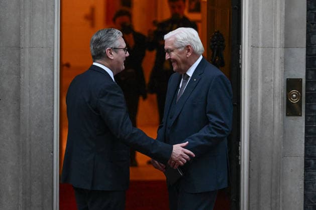 Frank-Walter Steinmeier - Keir Starmer meeting in London??????? LONDON, UNITED KINGDOM - DECEMBER 03: German President Frank-Walter Steinmeier (R) visits British Prime Minister Keir Starmer (L) at the official residence and reception office, 10 Downing Street, in London, United Kingdom on December 03, 2025. Rasid Necati Aslim Anadolu London United Kingdom. Editorial use only. Please get in touch for any other usage.  Copyright: x2025xAnadoluxRasidxNecatixAslimx