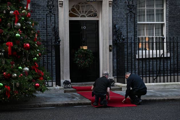 Frank-Walter Steinmeier - Keir Starmer meeting in London??????? LONDON, UNITED KINGDOM - DECEMBER 03: The red carpet is being rolled out ahead of the German President Frank-Walter Steinmeier s visit to British Prime Minister Keir Starmer at the official residence and reception office, 10 Downing Street, in London, United Kingdom on December 03, 2025. Rasid Necati Aslim Anadolu London United Kingdom. Editorial use only. Please get in touch for any other usage.  Copyright: x2025xAnadoluxRasidxNecatixAslimx