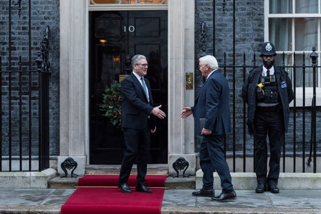 December 3, 2025, London, England, United Kingdom: British Prime Minister Sir KEIR STARMER (L) welcomes President of the Federal Republic of Germany, FRANK-WALTER STEINMEIER outside 10 Downing Street on the first day of his State Visit. London United Kingdom - ZUMAs371 20251203_zip_s371_026 Copyright: xWiktorxSzymanowiczx