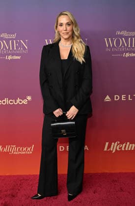 The Hollywood Reporter™s Annual Women In Entertainment Gala Elizabeth Berkley arriving to The Hollywood Reporter™s Annual Women In Entertainment Gala at the Beverly Hills Hotel on December 3, 2025 in Beverly Hills, Ca. Beverly Hills Beverly Hills Hotel California USA Copyright: xLisaxOConnor xAFF-USA.COMx