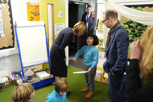 Frank-Walter Steinmeier s state visit to the UK Elke Budenbender, wife of German President Frank-Walter Steinmeier, during a visit to the Judith Kerr Primary School in Herne Hill, south east London, on day one of the state visit to the UK by the President of the Federal Republic of Germany. Picture date: Wednesday December 3, 2025., Credit:Jordan Pettitt Avalon UK, Herne Hill  Copyright: xJordanxPettittx xAvalonx 1056270708