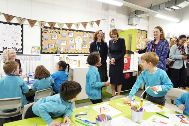 Frank-Walter Steinmeier s state visit to the UK Elke Budenbender, wife of German President Frank-Walter Steinmeier, during a visit to the Judith Kerr Primary School in Herne Hill, south east London, on day one of the state visit to the UK by the President of the Federal Republic of Germany. Picture date: Wednesday December 3, 2025., Credit:Jordan Pettitt Avalon UK, Herne Hill  Copyright: xJordanxPettittx xAvalonx 1056270756