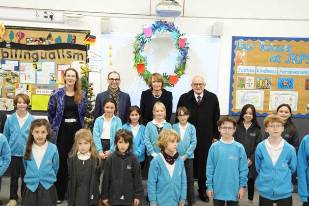 Frank-Walter Steinmeier s state visit to the UK Elke Budenbender, wife of German President Frank-Walter Steinmeier, during a visit to the Judith Kerr Primary School in Herne Hill, south east London, on day one of the state visit to the UK by the President of the Federal Republic of Germany. Picture date: Wednesday December 3, 2025., Credit:Jordan Pettitt Avalon UK, Herne Hill  Copyright: xJordanxPettittx xAvalonx 1056270901
