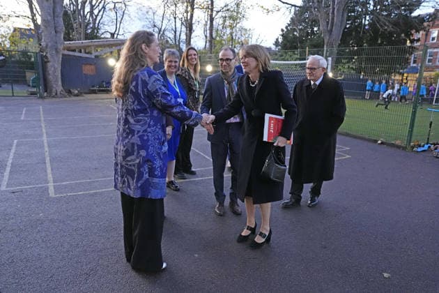 Frank-Walter Steinmeier s state visit to the UK Elke Budenbender, wife of German President Frank-Walter Steinmeier, during a visit to the Judith Kerr Primary School in Herne Hill, south east London, on day one of the state visit to the UK by the President of the Federal Republic of Germany. Picture date: Wednesday December 3, 2025., Credit:Jordan Pettitt Avalon UK, Herne Hill  Copyright: xJordanxPettittx xAvalonx 1056270926