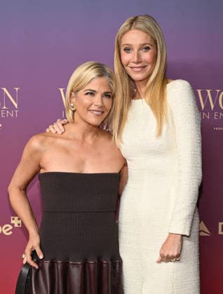The Hollywood Reporter™s Annual Women In Entertainment Gala Selma Blair and Gwyneth Paltrow arriving to The Hollywood Reporter™s Annual Women In Entertainment Gala at the Beverly Hills Hotel on December 3, 2025 in Beverly Hills, Ca. Beverly Hills Beverly Hills Hotel California USA Copyright: xLisaxOConnor xAFF-USA.COMx