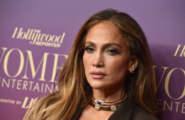 The Hollywood Reporter™s Annual Women In Entertainment Gala Jennifer Lopez arriving to The Hollywood Reporter™s Annual Women In Entertainment Gala at the Beverly Hills Hotel on December 3, 2025 in Beverly Hills, Ca. Beverly Hills Beverly Hills Hotel California USA Copyright: xLisaxOConnor xAFF-USA.COMx