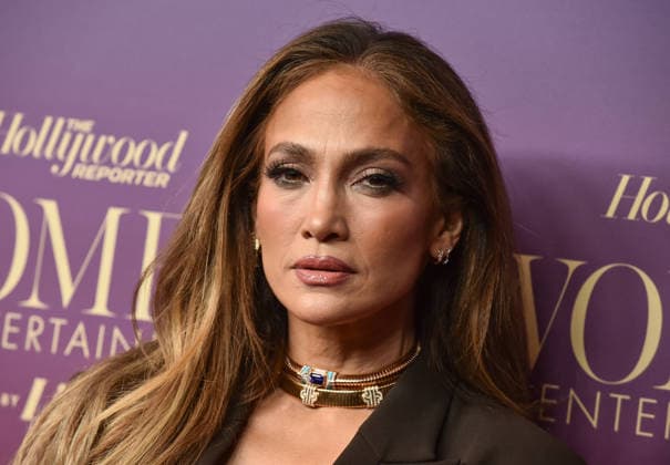 The Hollywood Reporter™s Annual Women In Entertainment Gala Jennifer Lopez arriving to The Hollywood Reporter™s Annual Women In Entertainment Gala at the Beverly Hills Hotel on December 3, 2025 in Beverly Hills, Ca. Beverly Hills Beverly Hills Hotel California USA Copyright: xLisaxOConnor xAFF-USA.COMx